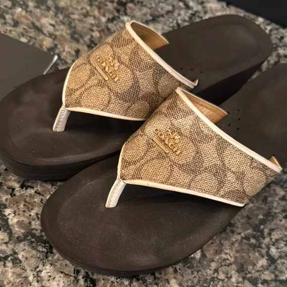 Coach Signature Brown and Tan Flip Flops 8.5 - Picture 10 of 16